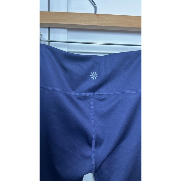 Athleta Westchester Chaturanga Reversible Leggings Size Large Navy & Blue Print - Picture 8 of 12